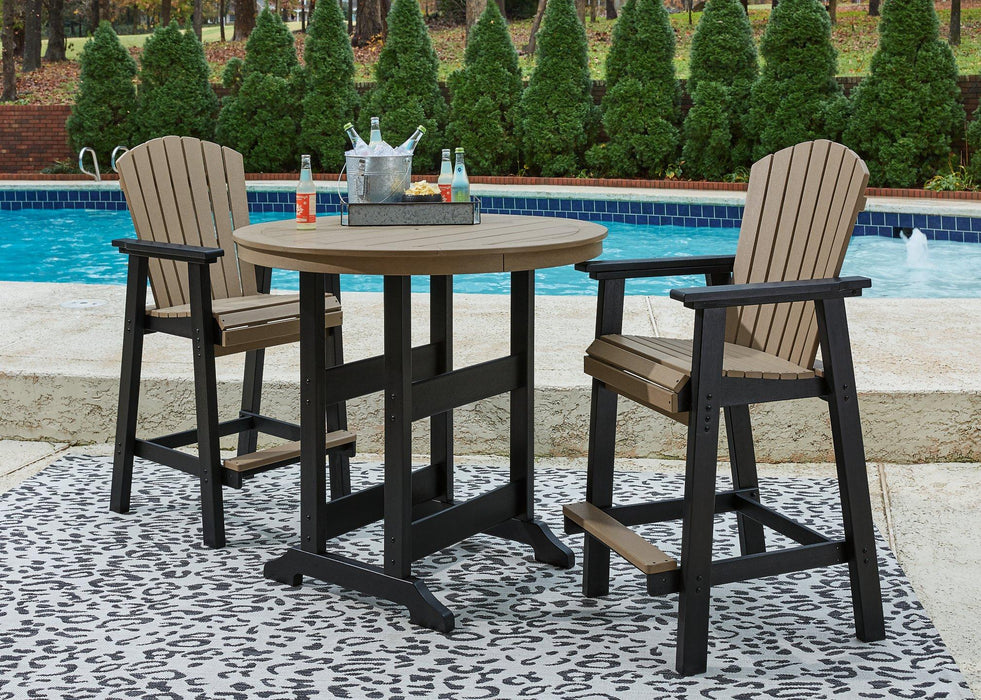 Fairen Trail Outdoor Dining Set