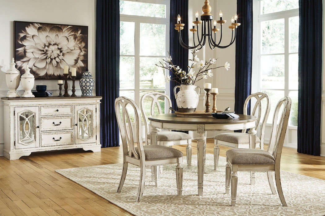 Realyn Dining Room Set